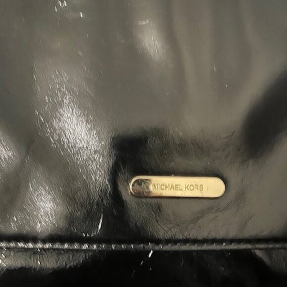 Michael Kors black Patent Leather Beverly Clutch Bag - Picture 2 of 7